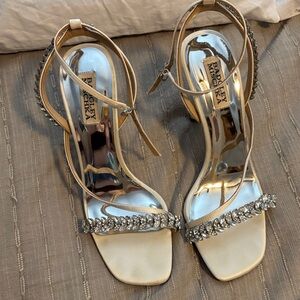 Badgley Mischka Cream Embellished Heels